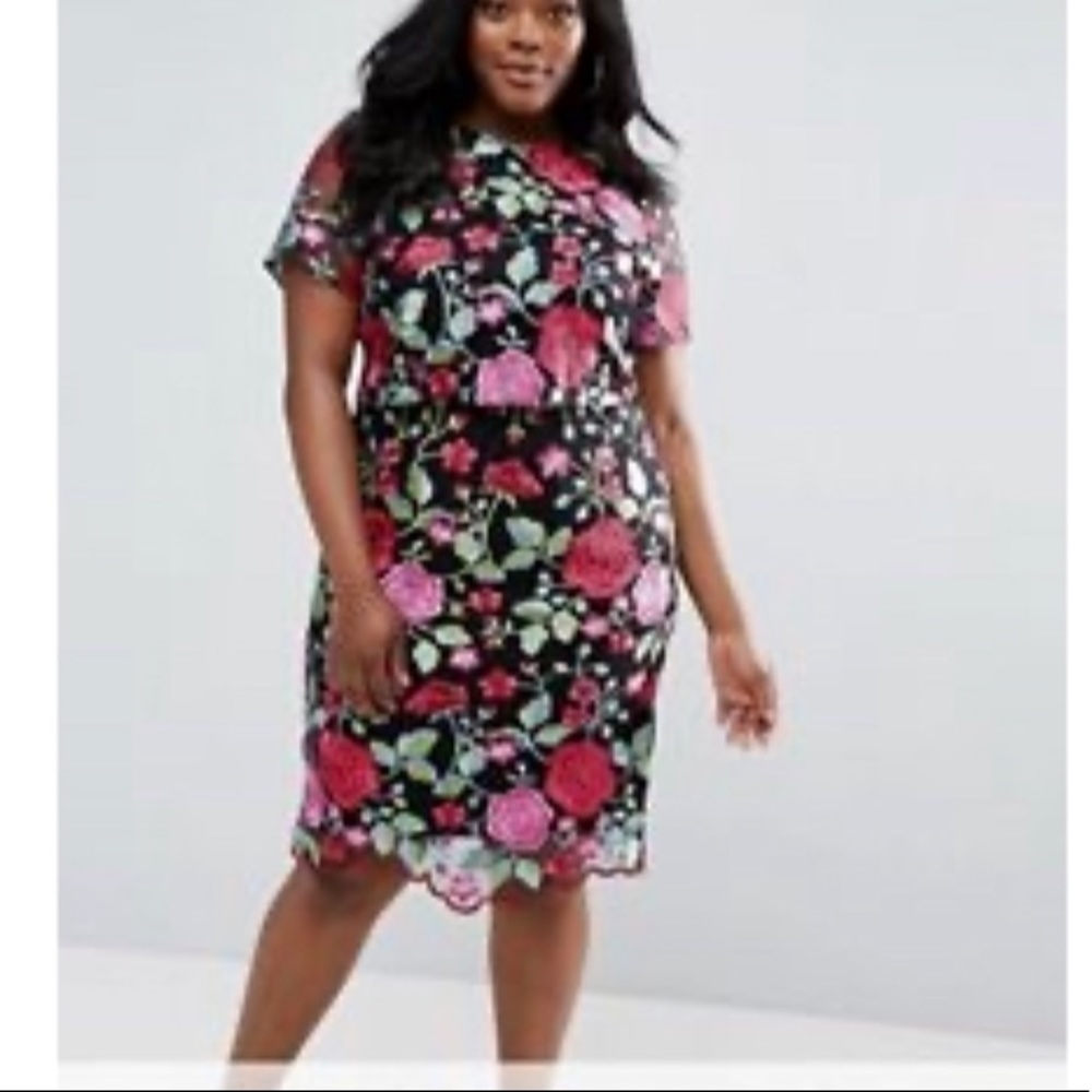 ❗️Closet Cleanout❗️ Embroidered Dress MAKE AN OFFER! I want it gone!
